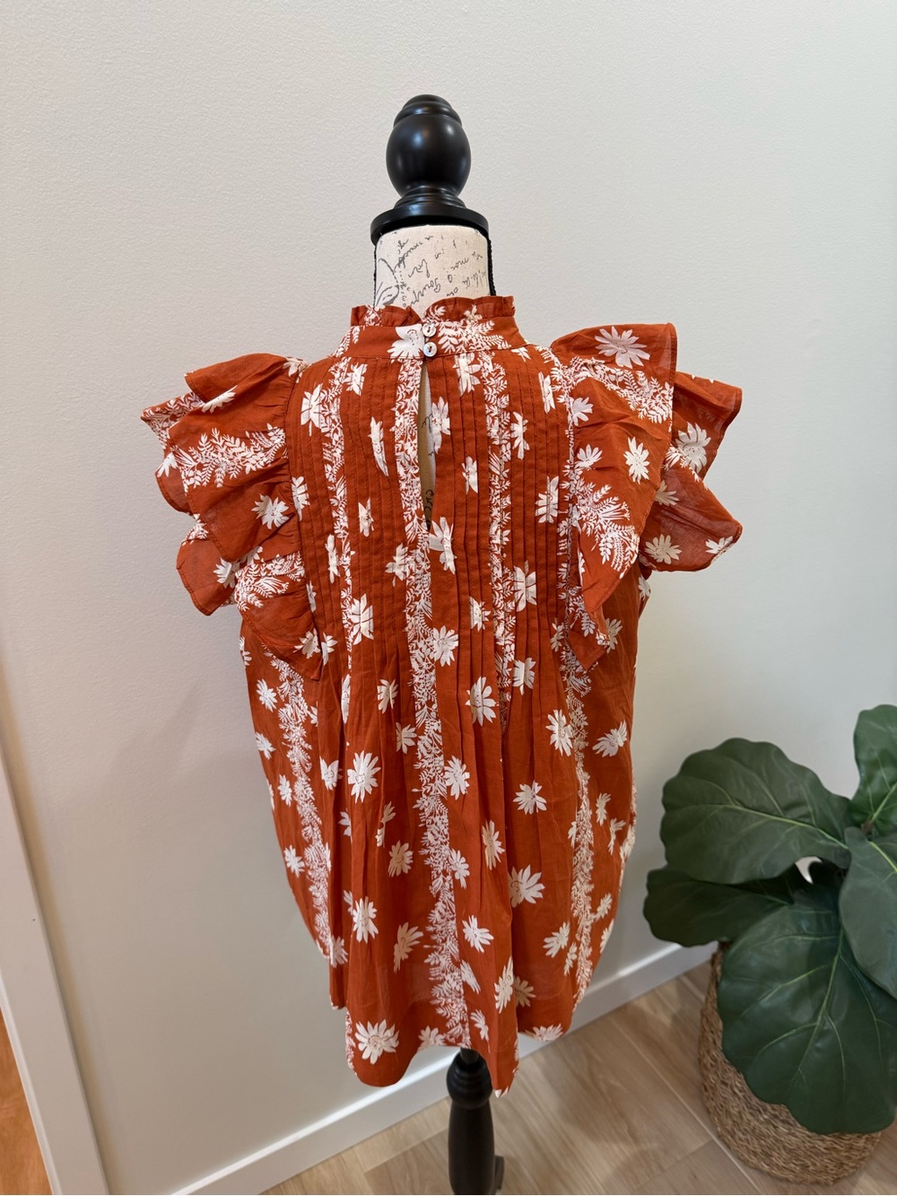 J. Marie NWT Rust Floral Ruffle Sleeve Blouse Medium 100% Cotton Top - Picture 5 of 8